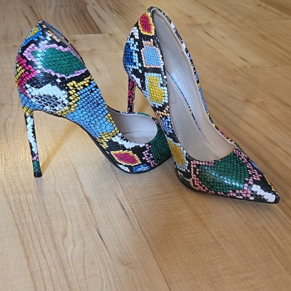 Anne Michelle Blue and Yellow High Heeled Pumps